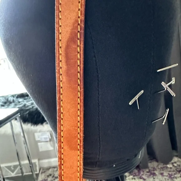 PRICE DROP 
Louis Vuitton Vintage Boho fringe bag - Picture 14 of 17